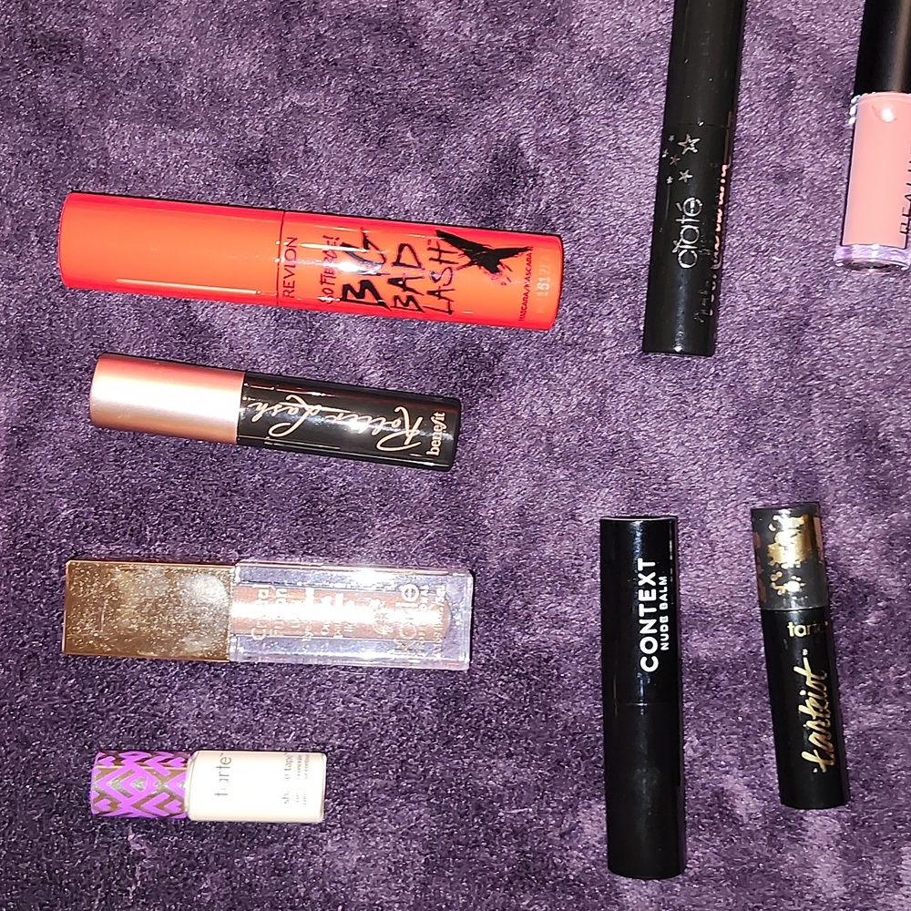 Makeup - Picture 3 of 5
